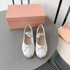 Miu Miu White Ballet Flats with Bow